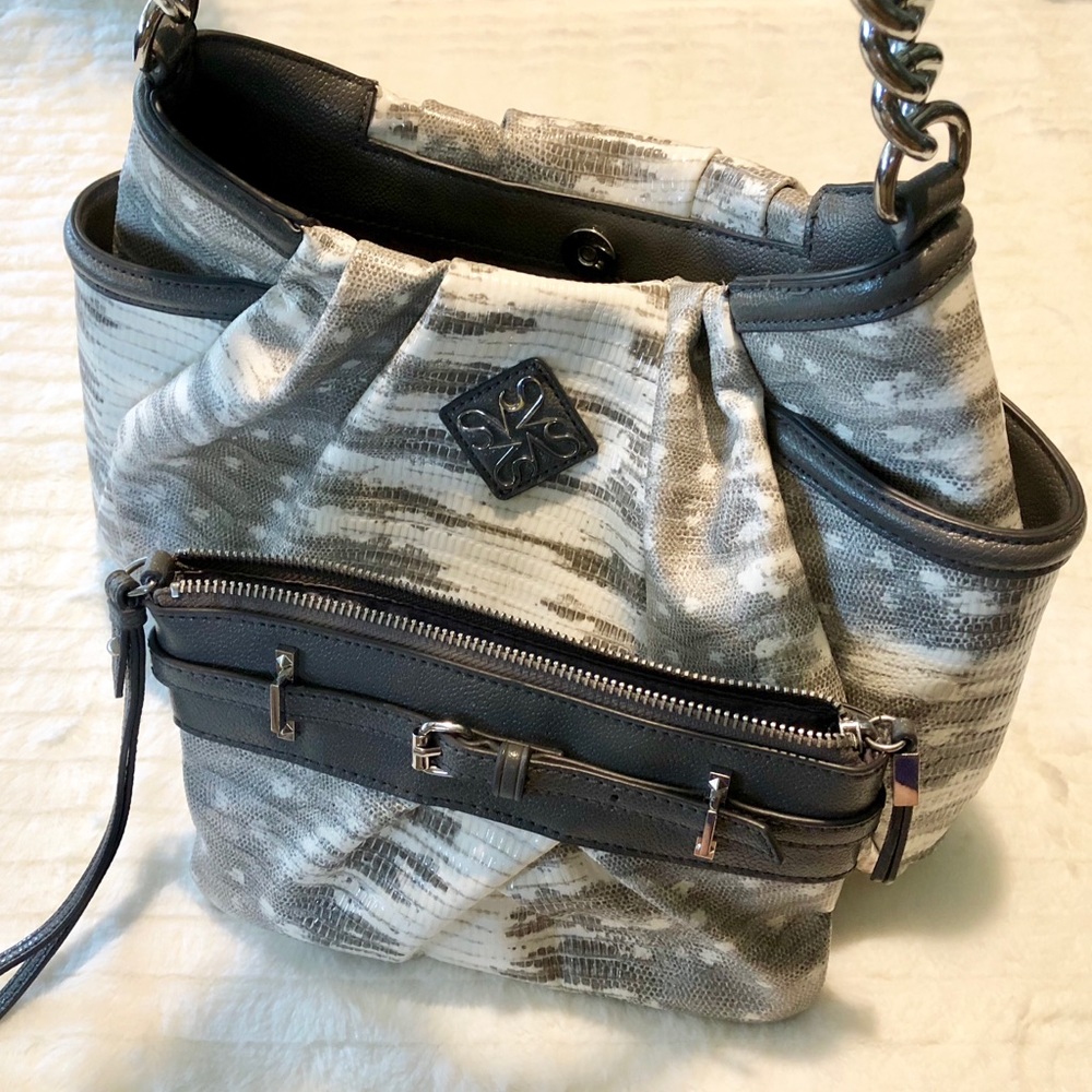 🚫SOLD🚫Simply Vera Vera Wang Bag With Wristlet